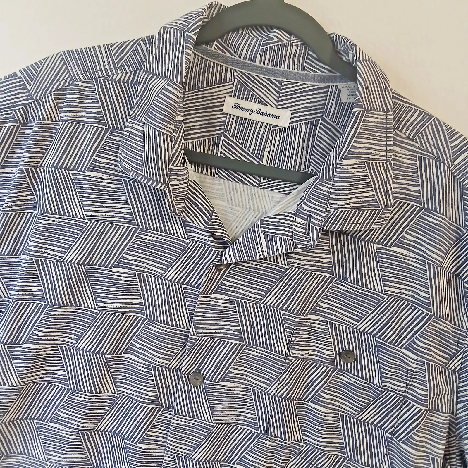 Tommy Bahama Shirt Mens XXL Blue Geometric Daybreak Batik Button Up Beach #880