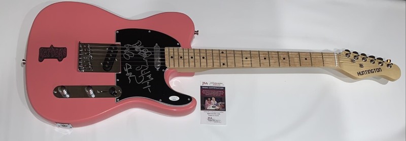 GARBAGE SIGNED PINK ELECTRIC GUITAR SHIRLEY MANSON DUKE STEVE BUTCH 4X JSA COA