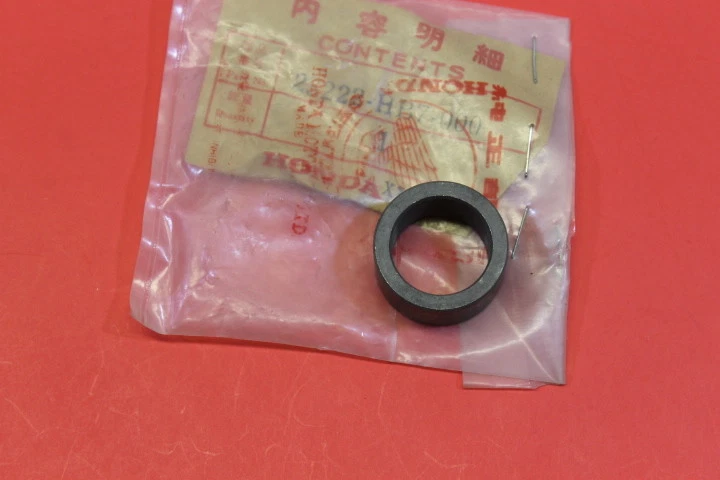 NOS HONDA 1986-1987 TR200 CONTRAEJE CASQUILLO PIEZA # 23222-HB7-000 Foto 2 de 4