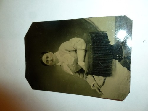 Antique Tin Type Photo Beautiful Lady With Neck Scarf - Picture 2 of 3