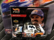 Hot Wheels Pro Racing 44 Kyle Petty Blues Brothers Limited Edition 1/64 Car RR