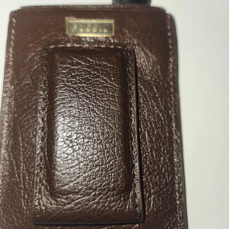 Portatarjetas magnético Fossil Omega-cuero marrón Foto 4 de 4