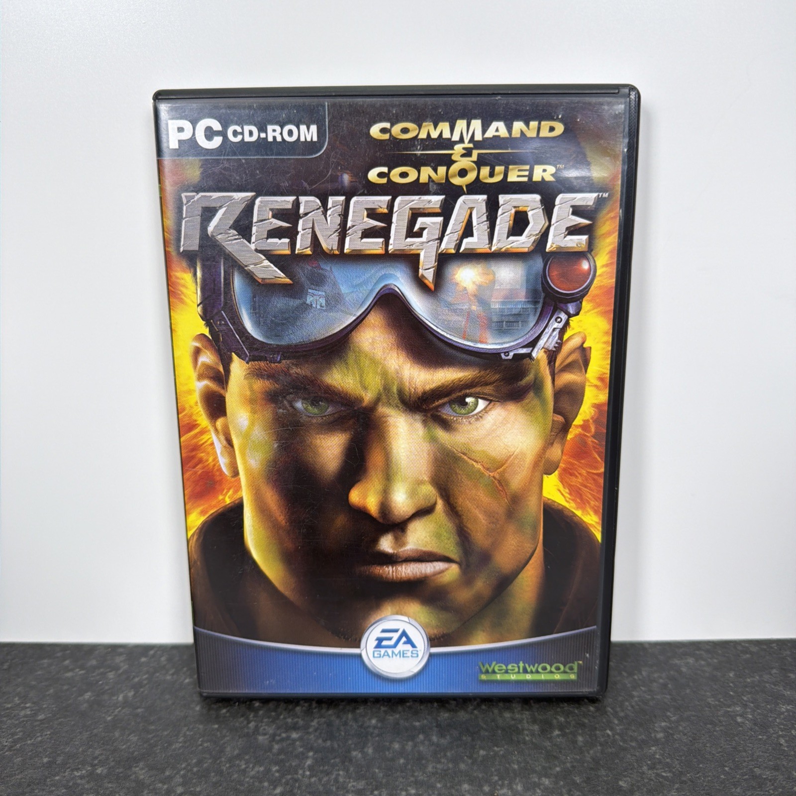 Command & Conquer: Renegade (PC CD-ROM) Manual and CD Key