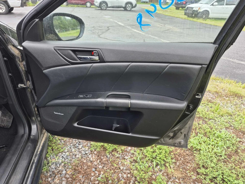 Panel de moldura de puerta delantera derecho Suzuki Kizashi 2010-2013 OEM lado del pasajero Foto 2 de 2