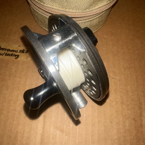 Orvis Battenkill Disc 5/6 Fly Fishing Reel Made In England w/Soft Case Vintage - Foto 5 di 8