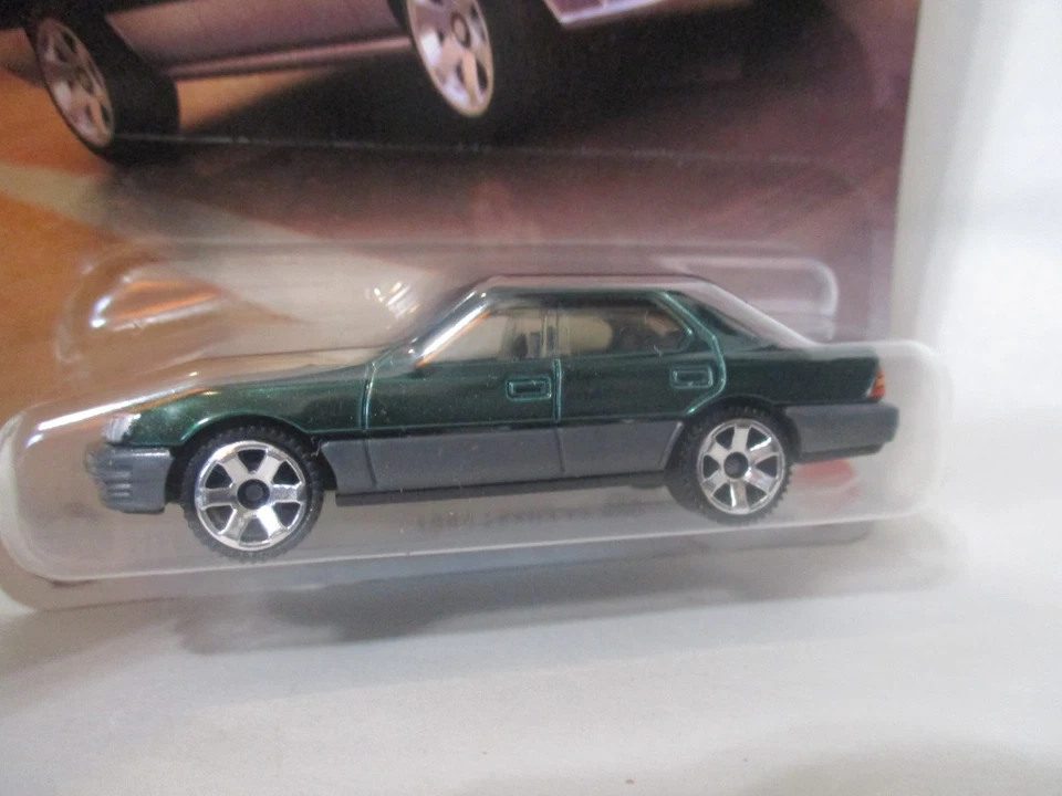 Matchbox 1-125 series #36 1994 Lexus LS 400 Dark Green 1:64 diecast - Image 2 of 4
