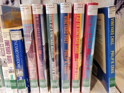Huge Set Lot of 17 Martha's Vineyard Mystery Books Philip R. Craig Hardback PB - Picture 3 of 4