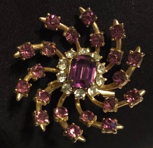 CORO AMETHYST Rhinestone Brooch Pin Wheel SPIRAL SPOKES Purple Gold Plated Vintg - 第 1/4 張圖片