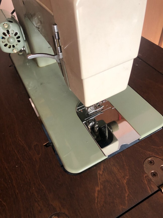 Kenmore Sears Model 5186 Sewing Machine W Table & Foot PedalRARE