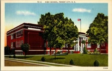 1940'S. FOREST CITY, NC. HIGH SCHOOL. POSTCARD. SL22