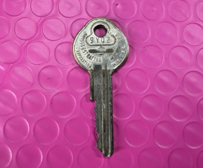 Vintage Briggs & Stratton USA Corp Knock Out Key GM 9Y02