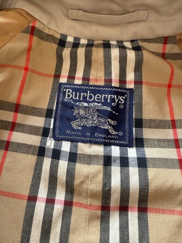 Vintage Burberrys Lady's Trench coat without belt - Picture 3 of 21