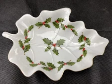 Vintage Lefton Holly Berry Christmas Tree Ceramic Tidbit Dish 6.5” 1985 EUC