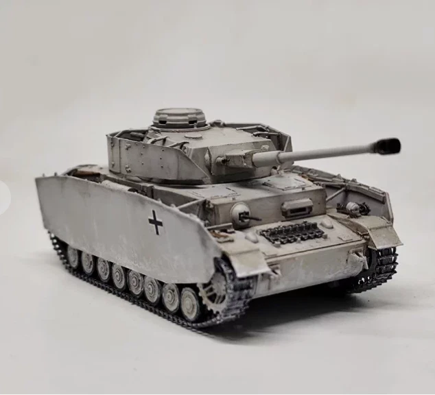 1/72 WWII German Panzer IV Snow Tank H Type Finished Model - Image 4 of 4