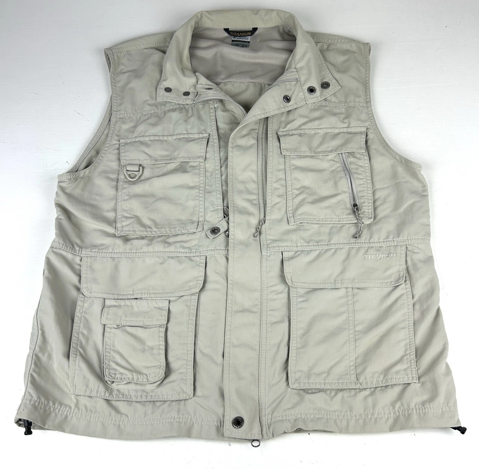 Columbia Titanium Vest Mens Large Beige Cargo Full Zip Hiking Fishing Safari