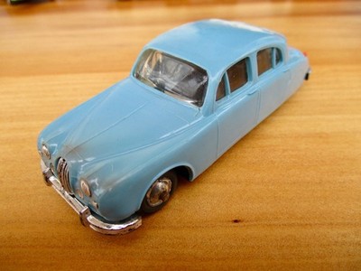 Norev 1/43 Plastik Jaguar MK1 240 340  hellblau 50er 60er 70er leider