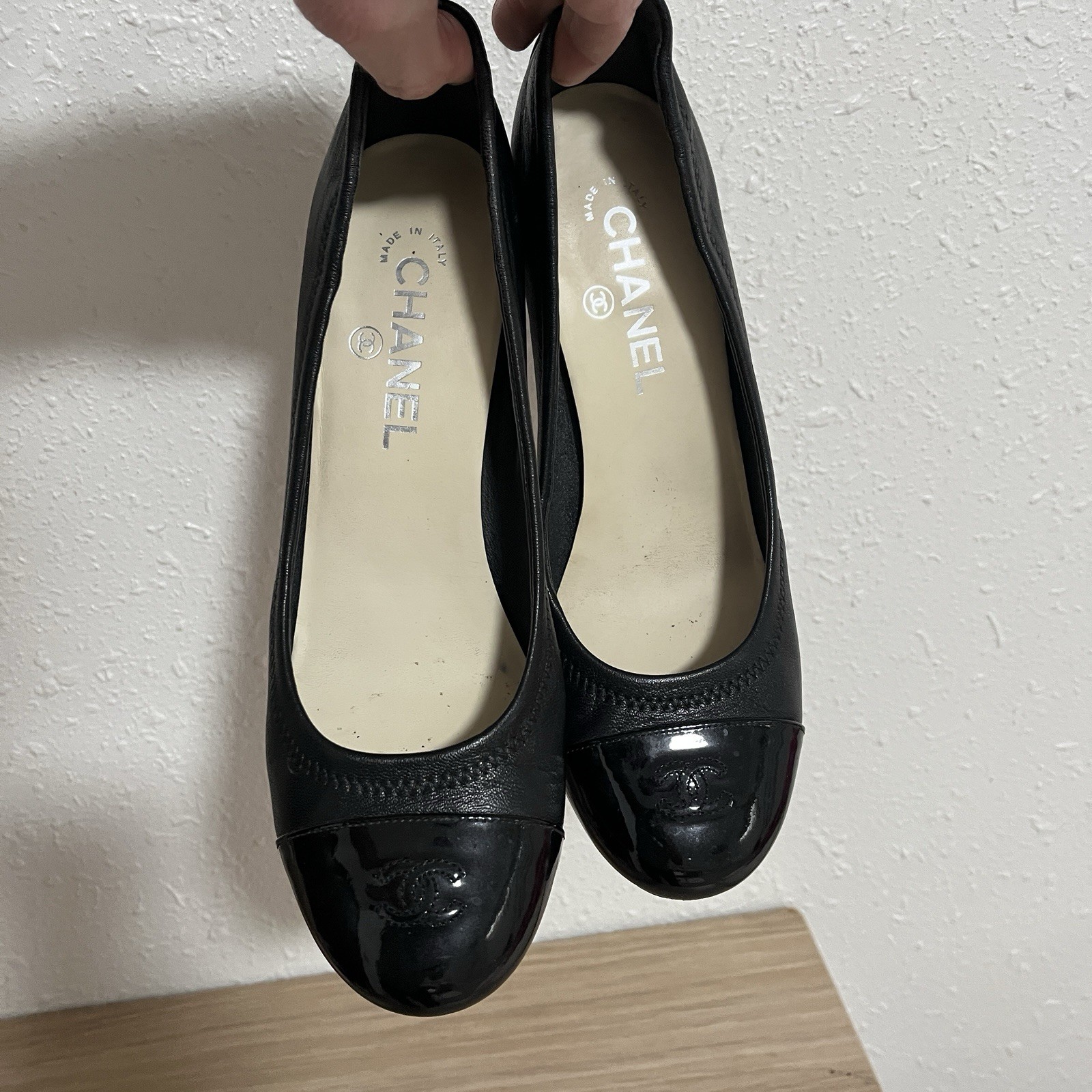 Authentic CHANEL Black Leather Interlocking CC Lo… - image 10