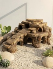 Aquarium desert cave