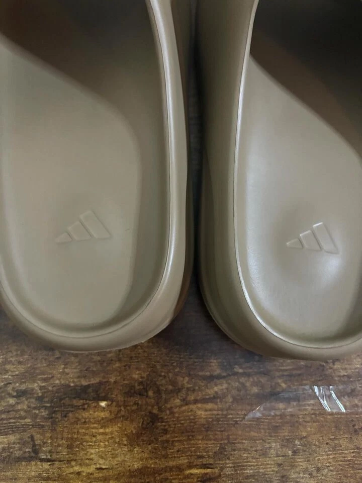 Men’s Size 12 Adidas Yeezy Earth Brown slide - Изображение 4 из 4