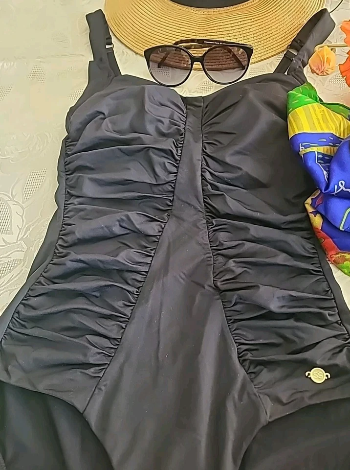 Traje de baño Sunseeker de una pieza para mujer negro talla 10 Foto 3 de 4