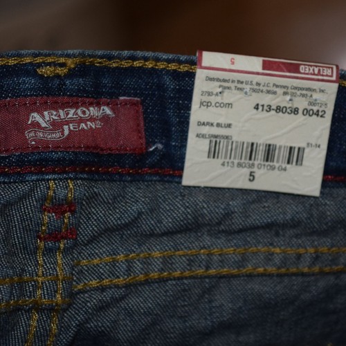 New! ARIZONA Boys' Sz 5 Relaxed Fit Jeans w Adjustable Waist Tabs - Picture 2 of 4