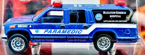 Code 3 Suburban Hazleton General Hospital Paramedic Die Cast Collectible Vehicle - Picture 3 of 8