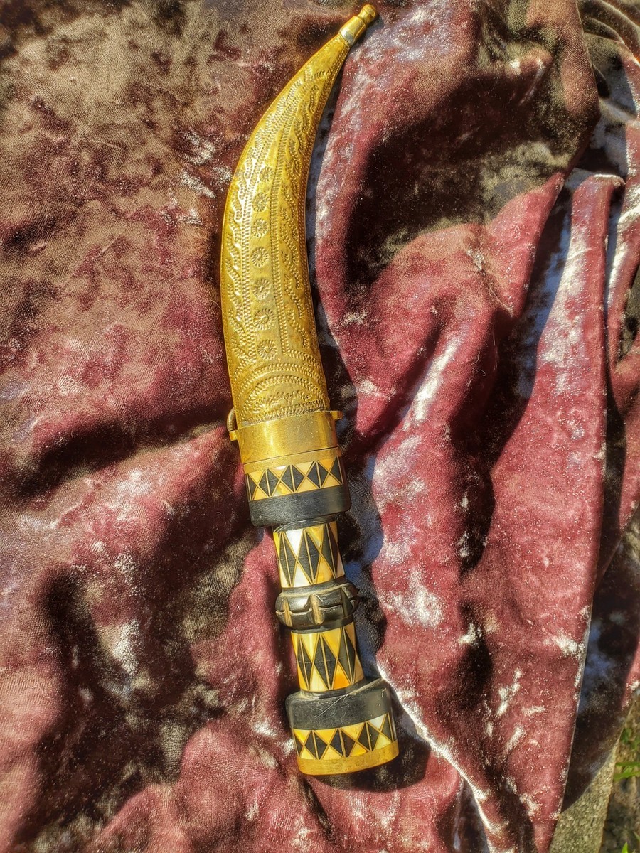 Antique Syrian Khanjar Jambiya Dagger w/ Sheath Shell Inlay