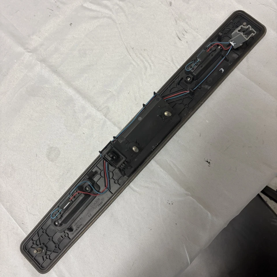2003-2014 Volvo XC90 Rear Tailgate Trunk Handle w/ Plate Lights OEM Foto 2 de 4
