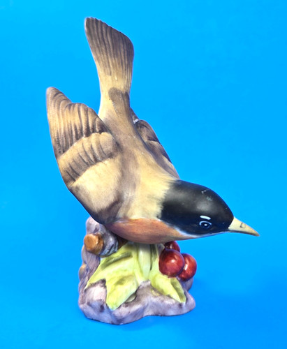 Vintage Royal Worcester American Robin 3647 Bone China Porcelain Figurine