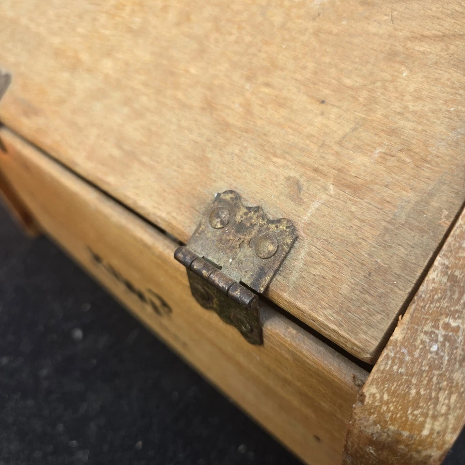 Caja de madera con brillo para zapatos Kiwi Foto 4 de 4