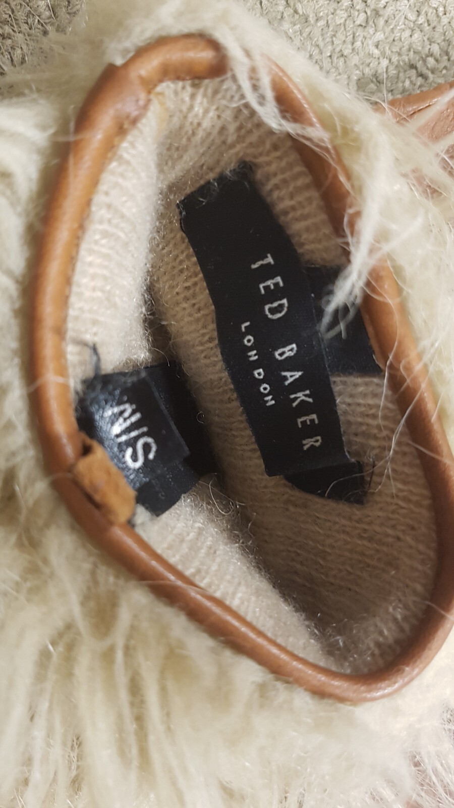 Ted Baker Ladies genuine leather gloves - size small image 3