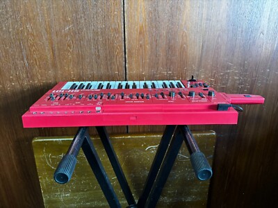 Roland SH-101 レッド Roland SH-101 RARE RED COLOR monophonic