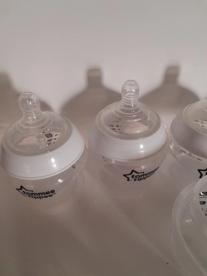 Tommee Tippee Botellas 5oz - 5 Botellas / 8 Pezones / 4 Llantas Transparentes - Llantas Blancas 17 TTL Foto 2 de 4