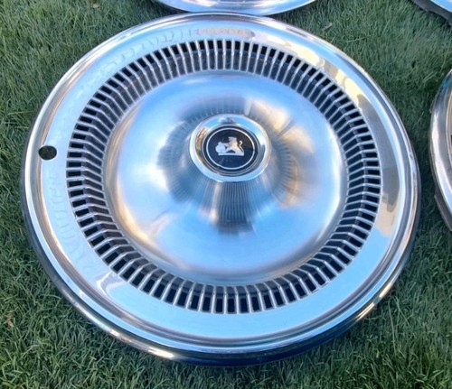 4 x HOLDEN HZ PREMIER STAINLESS STEEL HUBCAPS HX HJ HQ CLEAN - Picture 3 of 13