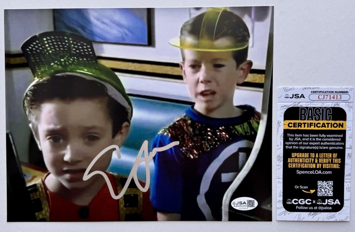 ELIJAH WOOD HAND SIGNED AUTOGRAPH 'BACK TO THE FUTURE 2' 8X10