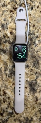 Apple Watch (Series 9) 41mm Silver GPS Aluminum - Excellent