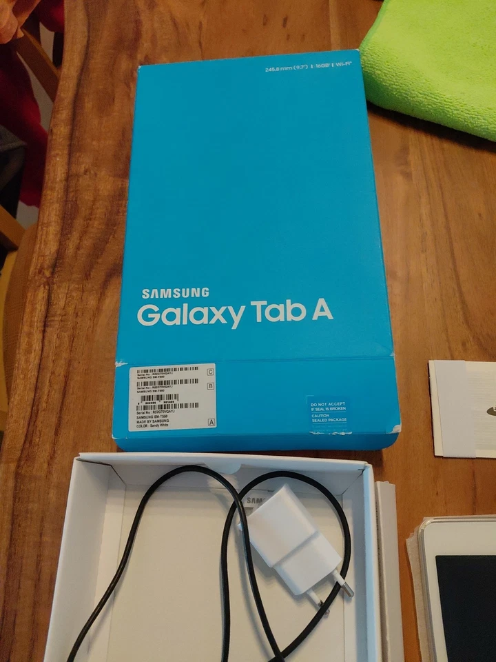 Samsung Galaxy Tab a T555N 9,7 Zoll LTE Tablet-PC 16 GB Weiß - Bild 2 von 4