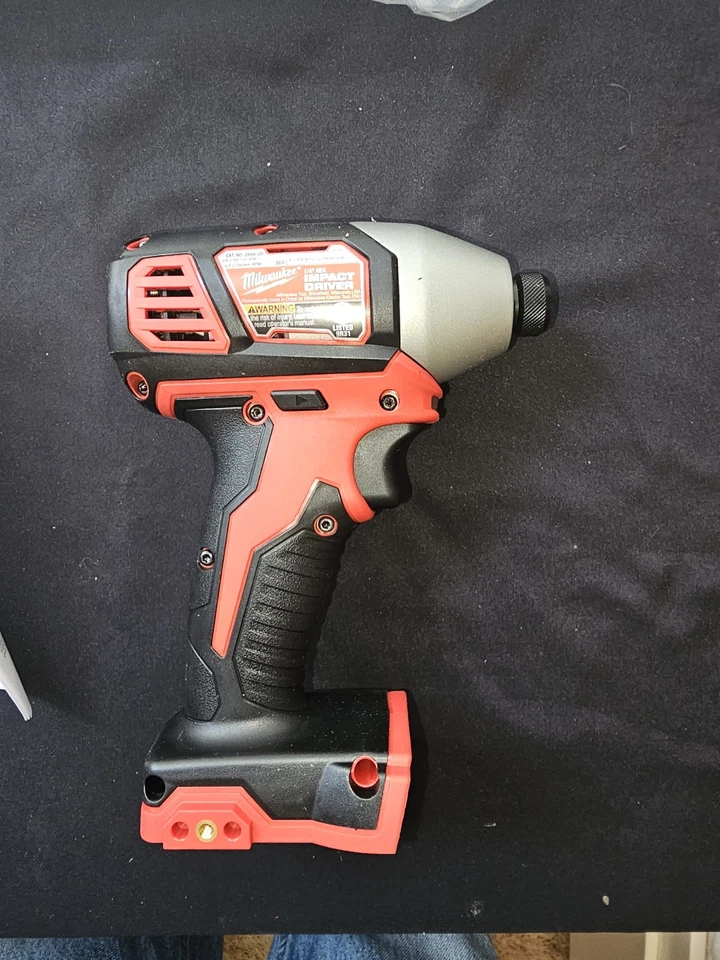 Milwaukee M18 1/4 inch hex impact driver - Image 2 of 4