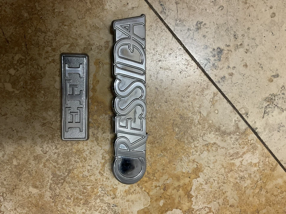 Toyota Cressida 1981-1982-1983 emblema trasero emblema maletero fabricante de equipos originales Foto 4 de 4