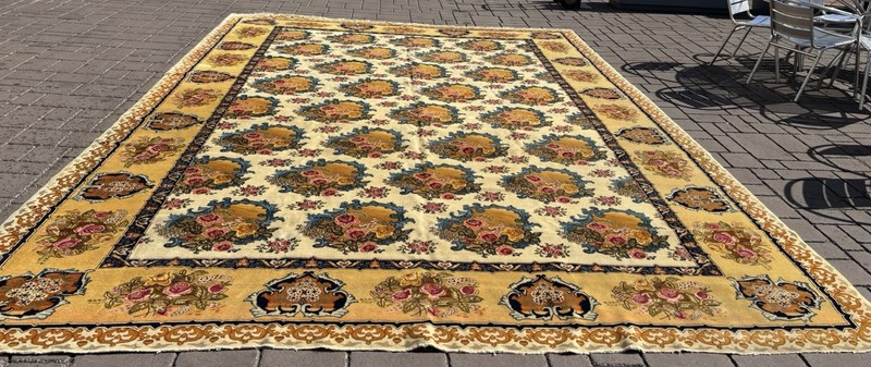 AN ATTRACTIVE BOUQUET OF ROSES TARBEZI RUG 10’10”1/2 X 15’7”