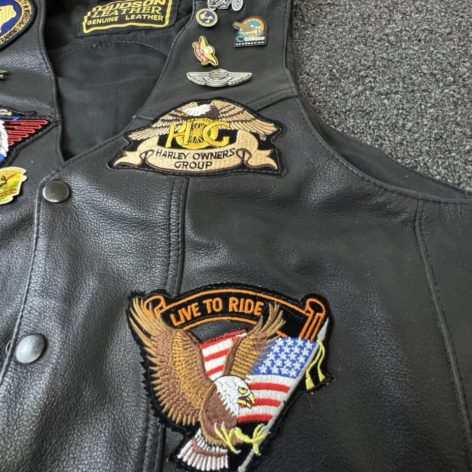 Chaleco de cuero Hudson para mujer grande negro motociclista motocicleta cerdo parches prendedores Foto 2 de 4