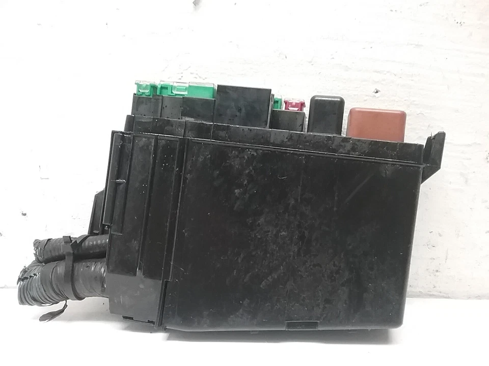 Módulo de relé de caja de fusibles Nissan Quest S 2004-2007 7154-7055-30 Foto 3 de 4