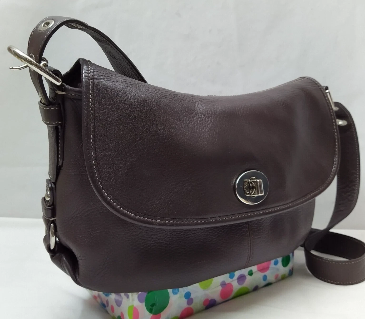 Borsa a tracolla Coach in pelle marrone chiusura con patta e chiusura a strappo