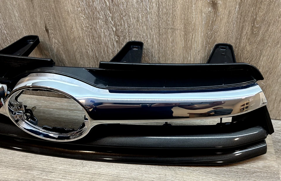 Toyota Highlander 2014-2016 parrilla delantera pieza OEM # 53111-0E150 Foto 3 de 4