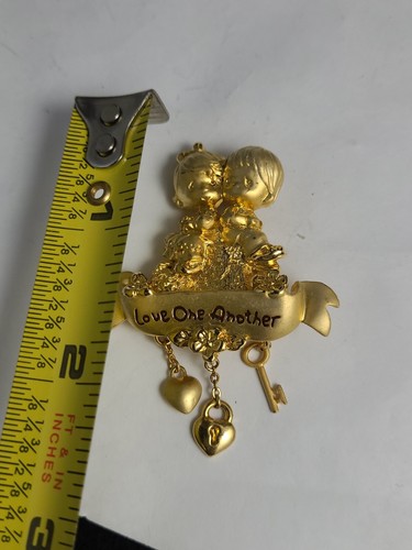 Vintage PMI Gold Tone Precious Moments Love One Another Charm Brooch Lapel Pin - Picture 2 of 7