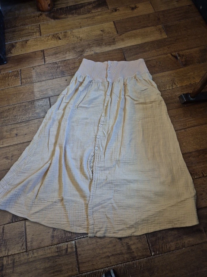 Free People Gauze / Cotton / Linen Flowy Boho Maxi Skirt With Pockets. Size M
Opens in a new window
