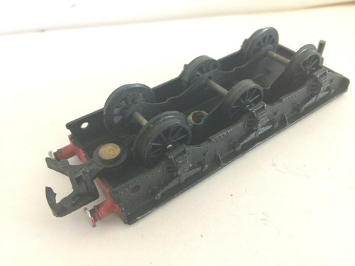 HORNBY DUBLO WC 2235 BARNSTAPLE TENDER BASE + COUPLING & WHEELS GC wrenn - Picture 2 of 3