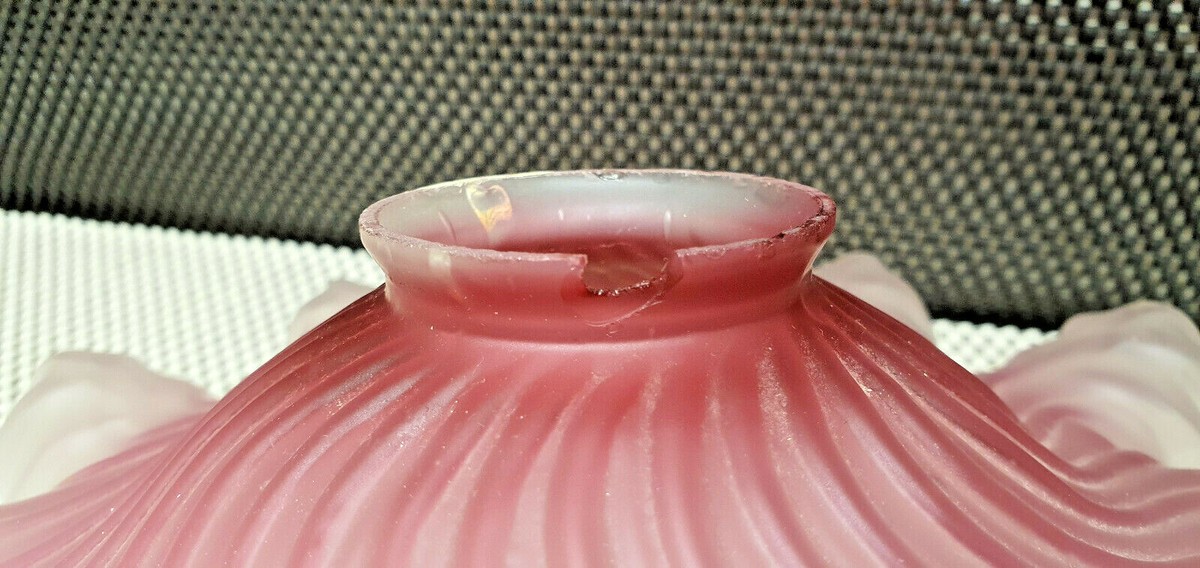 Abat-jour Ancien En Verre Rose Dentelé - Pour Lustre Ou Suspension, Déco Vintage