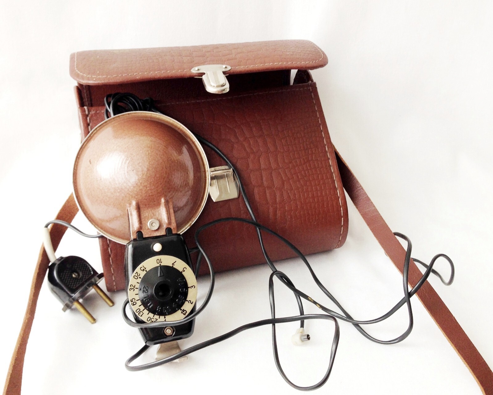 Vintage 60-70s Chaika Soviet USSR Russian Photo Camera Round Flash Чайка Seagull