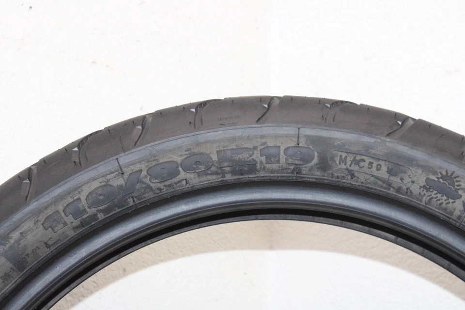 02-09 NEUMÁTICO RUEDA DELANTERA SUZUKI VSTROM 1000 DL1000K OEM Foto 2 de 4